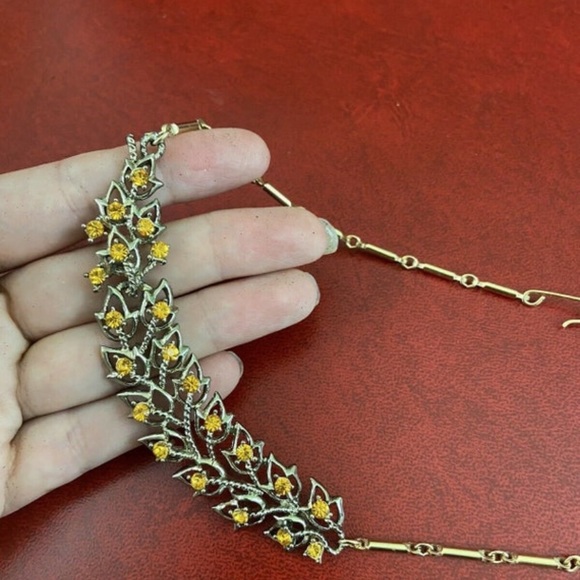 Vintage Bib Necklace Goldtone Citrine Rhinestone Adjustable Choker Flower Leaves - Picture 2 of 5